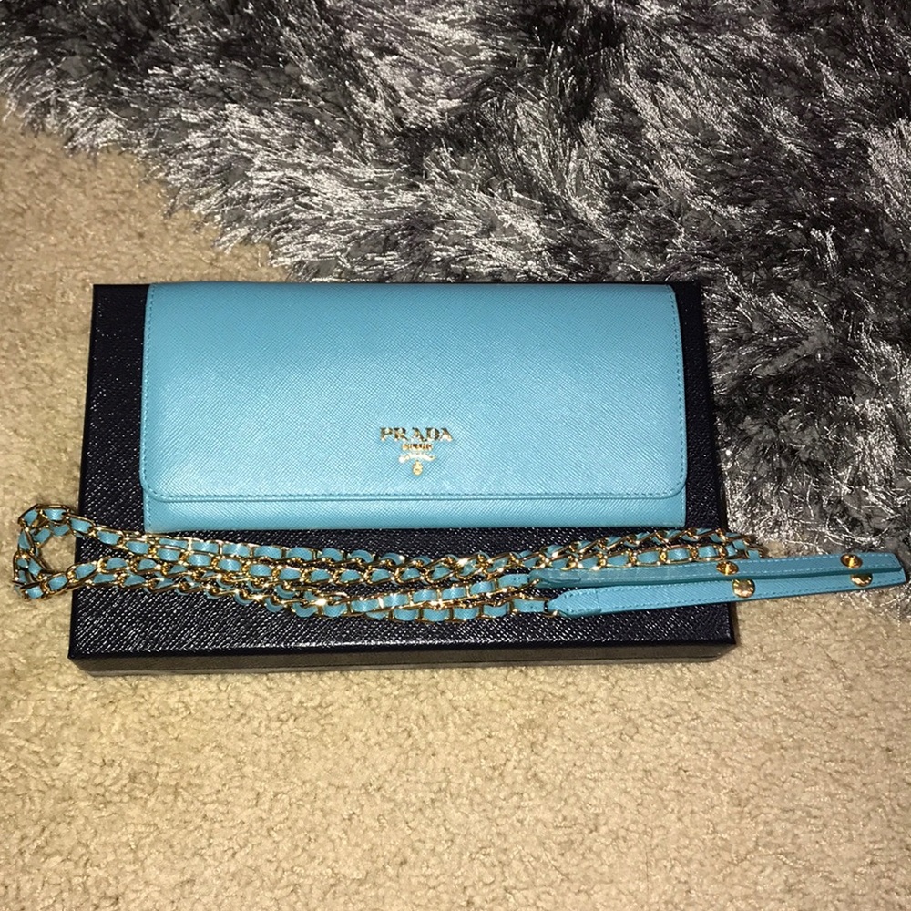 Prada Wallet on Chain WOC